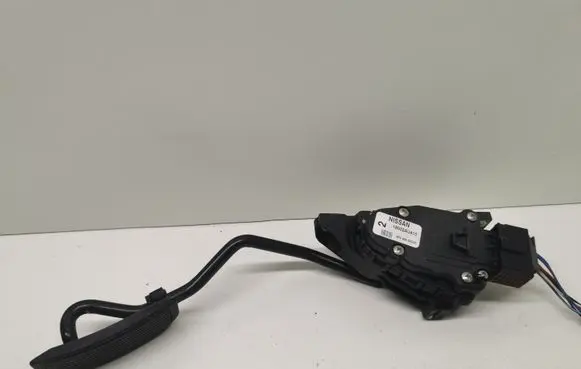 Nissan Almera N16 Accelerator throttle pedal 18002AU410