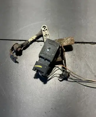 Land Rover Range Rover Sport L320 Air suspension front height level sensor RQH500570