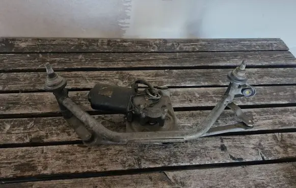Renault Espace III Front wiper linkage and motor