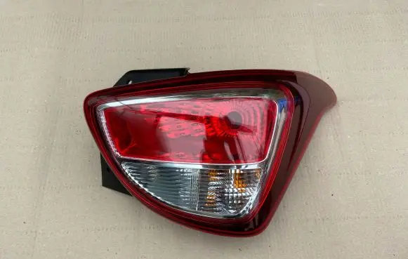 Hyundai i10 Rear/tail lights 92402B9100