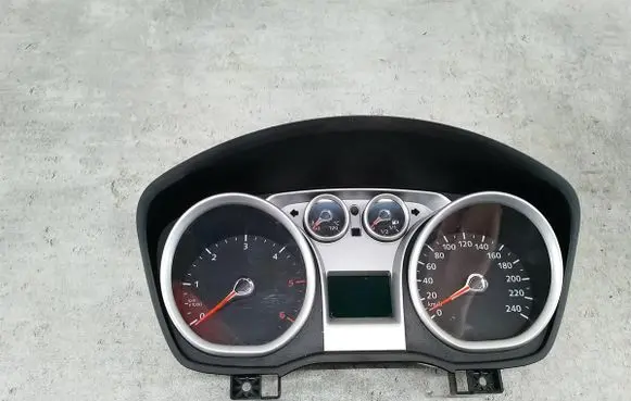 Ford Focus Speedometer (instrument cluster) 8V4T-10849-GE