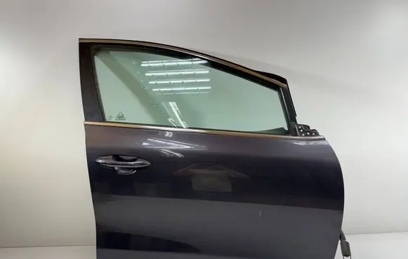 KIA Ceed Front door