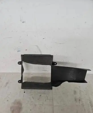 Maserati Ghibli Intercooler air channel guide 670038777 10152307 C799