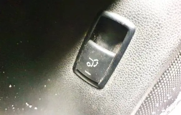 Mercedes-Benz GL X164 Tailgate opening switch 