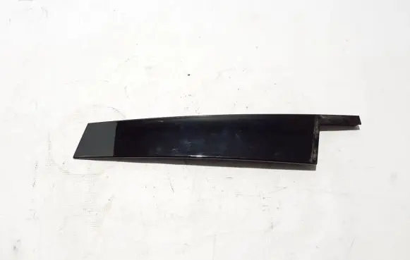 Mercedes-Benz GLC C253 Front door glass trim molding A2536900287