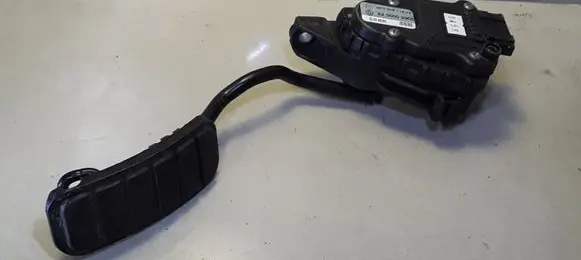 Renault Laguna II Accelerator throttle pedal 8200002905 6PV00811902