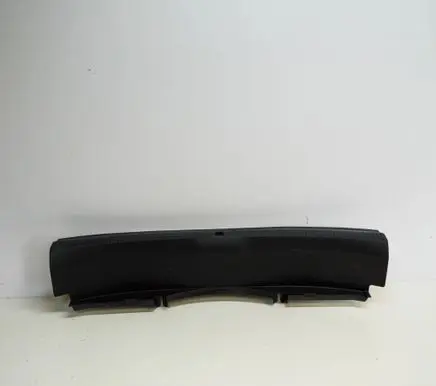 Trunk/boot sill cover protection