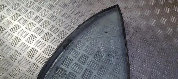 Hyundai Sonata Rear vent window glass 