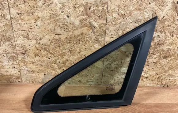 Ford Focus C-MAX Front door vent window glass four-door 43R001057
