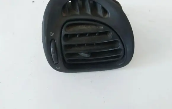 Citroen Xsara Picasso Dash center air vent grill 9631280077