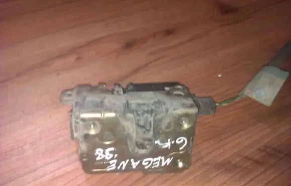 Renault Megane I Rear door lock