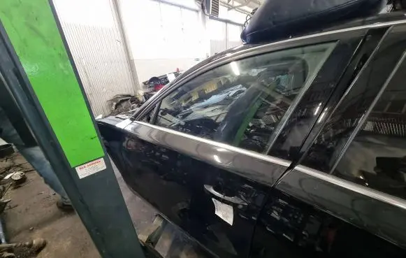 Audi A8 S8 D4 4H Front door LZ9Y