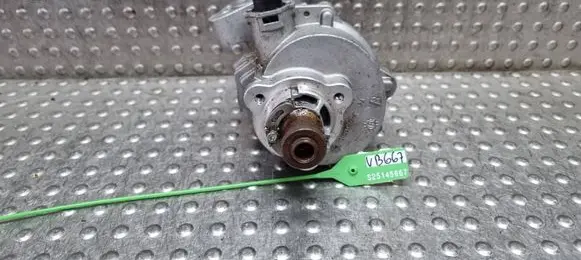 BMW 5 F10 F11 Vacuum pump S25145667 8618897
