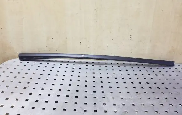Volvo XC70 Windshield trim 30753553