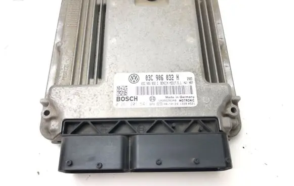 Volkswagen Touran I Engine control unit/module ECU