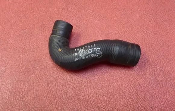 Volkswagen PASSAT B8 Engine coolant pipe/hose 5Q0122157AH