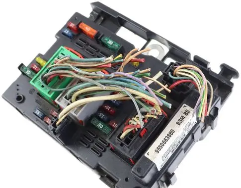 Citroen C3 Fuse module 9650663880 33916732