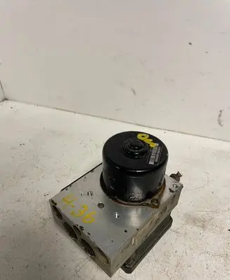 Volvo XC70 ABS Pump 30643982 5WK84034 10092504053