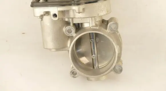 Ford Kuga II Throttle valve DS7E9F991AF