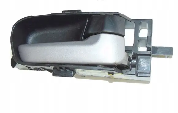 Suzuki Grand Vitara II Front door interior handle