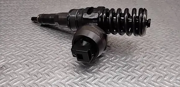 Ford Galaxy Fuel injector 038130073AK
