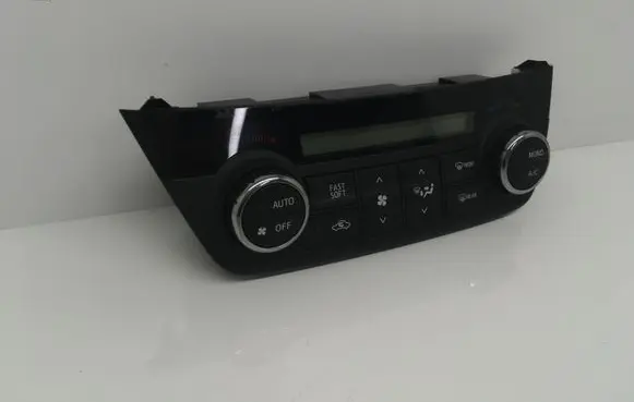 Toyota RAV 4 (XA40) Climate control unit 5590042450