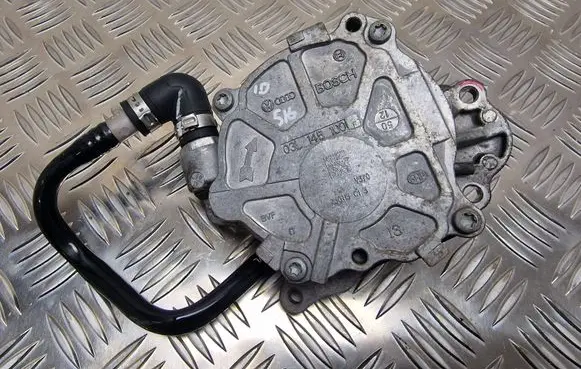 Audi A4 S4 B8 8K Vacuum pump 03L145100F