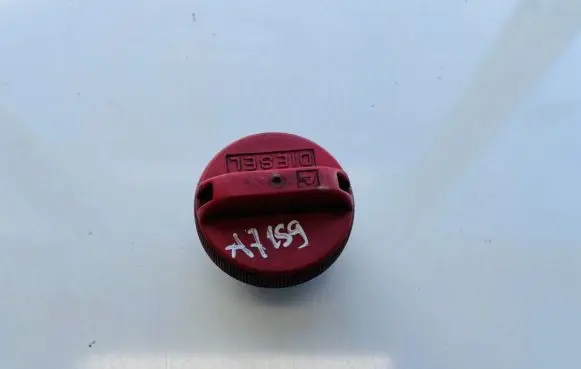 Nissan Micra Fuel tank filler cap 