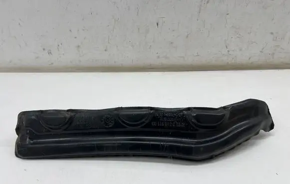 BMW 1 F40 Fender foam support/seal 7448811