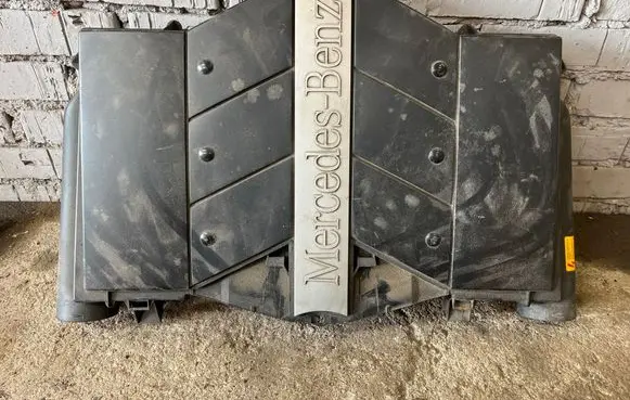 Mercedes-Benz E W211 Engine cover (trim) A1120901101