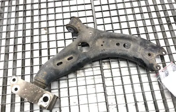 Volkswagen PASSAT B7 Front control arm