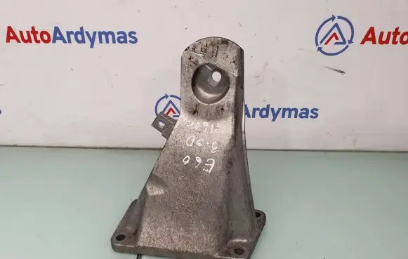 BMW 5 E60 E61 Engine mounting bracket 6761150 22116761150