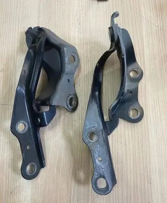 Toyota Hilux (AN10, AN20, AN30) Engine bonnet/hood hinges 