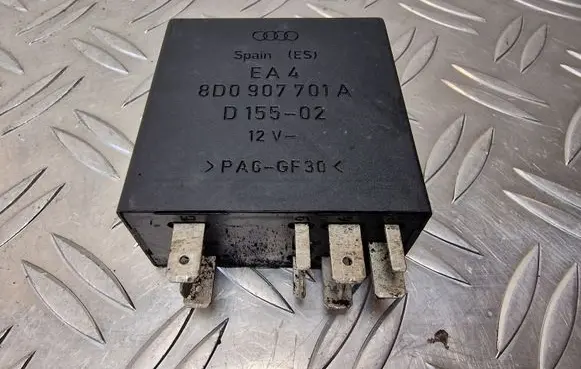 Audi A8 S8 D2 4D Other relay 8D0907701A