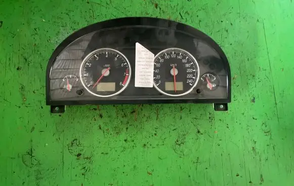 Ford Mondeo Mk III Speedometer (instrument cluster) 1S7F10841