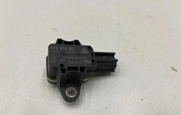 Audi A3 S3 8P Airbag deployment crash/impact sensor 8P0955557 040108