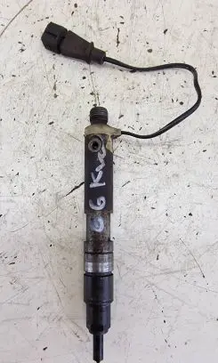 Volkswagen PASSAT B5 Fuel injector 028130201J
