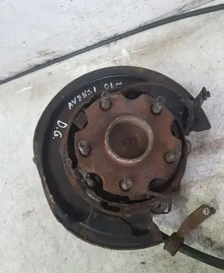 Toyota Avensis T250 Front wheel hub