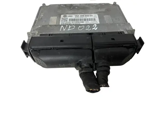 Audi A3 S3 8P Engine control unit/module 06A906033EH 5WP4043502