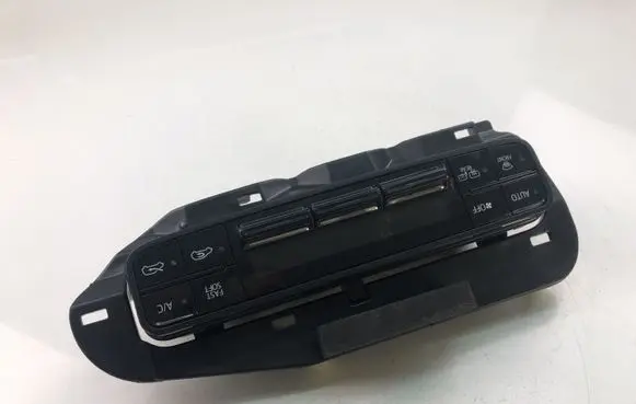 Toyota Auris E180 Climate control unit 5590002820
