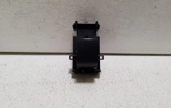Toyota Yaris Cross Electric window control switch 193354
