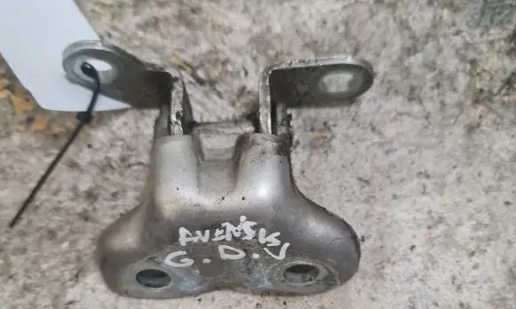 Toyota Avensis T250 Rear door upper hinge