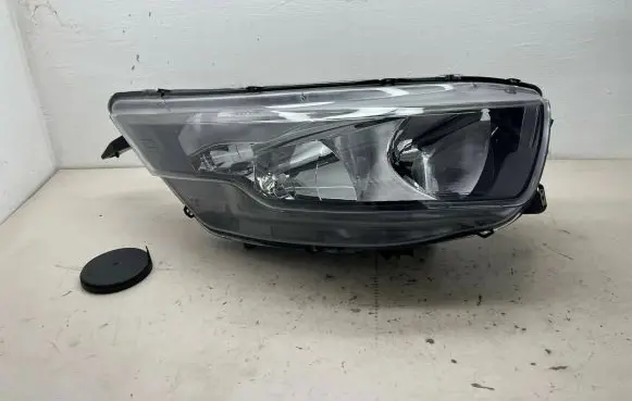 Iveco Daily 6th gen Headlight/headlamp 2015133052 20F133052B