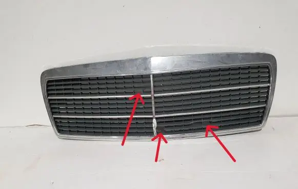 Mercedes-Benz E W210 Front bumper upper radiator grill 2108880023