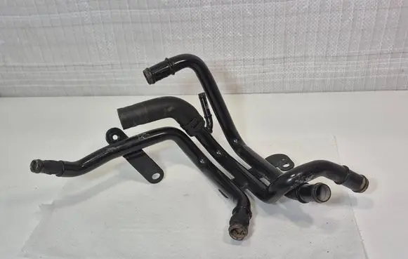 Engine coolant pipe/hose