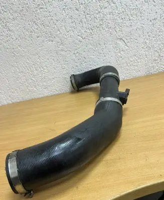 Audi A8 S8 D4 4H Intercooler hose/pipe 4H0145737R D6956