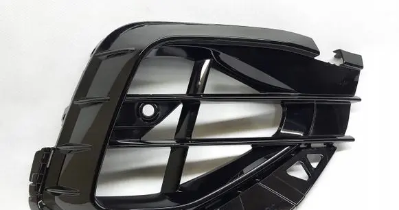 Volkswagen Tiguan Front bumper lower grill 5NA853666K