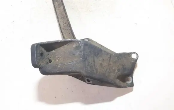 Volkswagen PASSAT B5 Engine mounting bracket 8D0199307L