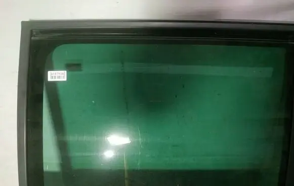 Rear door window glass
