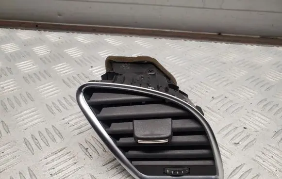 Audi S5 Dashboard side air vent grill/cover trim 8T1820902C